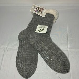 Mukluks cozy socks